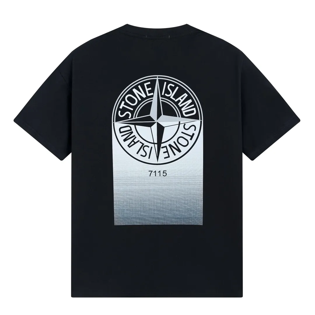 W630#P110💰 [Stone lsland/Stone Island summer new gradient compass print pattern short-sleeved T-shirt] ⚠️[Original creation with high control of details] - Made of 260 grams of combed cotton with 32-count double yarn, soft and comfortable to the touch, sweat-absorbent and breathable. - Simple, basic and versatile style, original single quality, the first choice for couples. - Made in a large factory, four needles and five threads on the shoulder, neat alignment, high quality workmanship. - Same style for men and women. Very versatile, one piece for everyone, details are clearly visible. Color: Black White Size: M L
